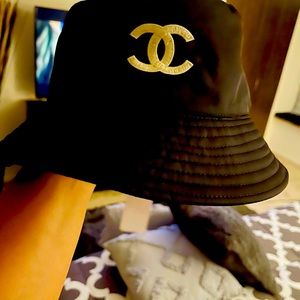 Chanel bucket hat